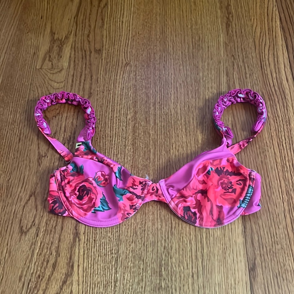 LPA Woman’s Pink Floral Bikini Top Size S